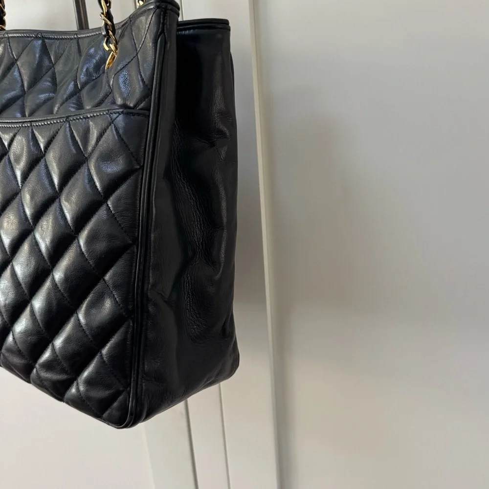 CHANEL Vintage Medallion Tote Black Quilted Lambskin Gold Chain Shoulder Bag - Picture 6 of 16